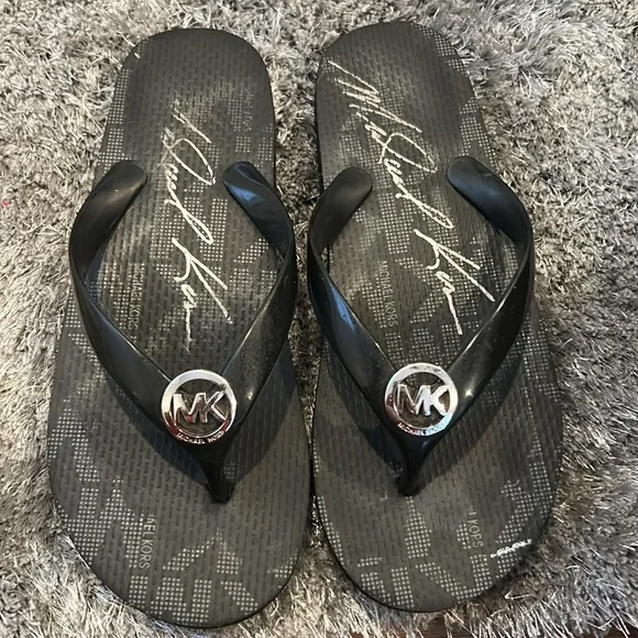 Michael Kors women’s flip-flops - Picture 2 of 10